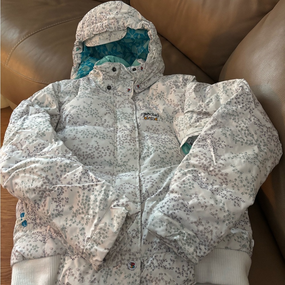 Like new ski/snowboard jacket.